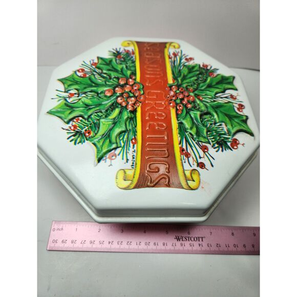 Vintage Ullman Co. “Seasons Greetings” Octagon Holiday Plastic Tin Holly - Picture 5 of 5